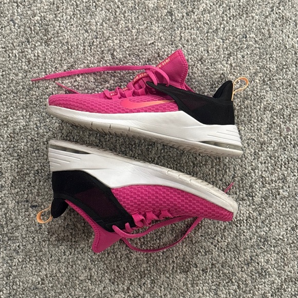 Nike Air Max Bella TR 2 'Laser Fuchsia' - Picture 6 of 8